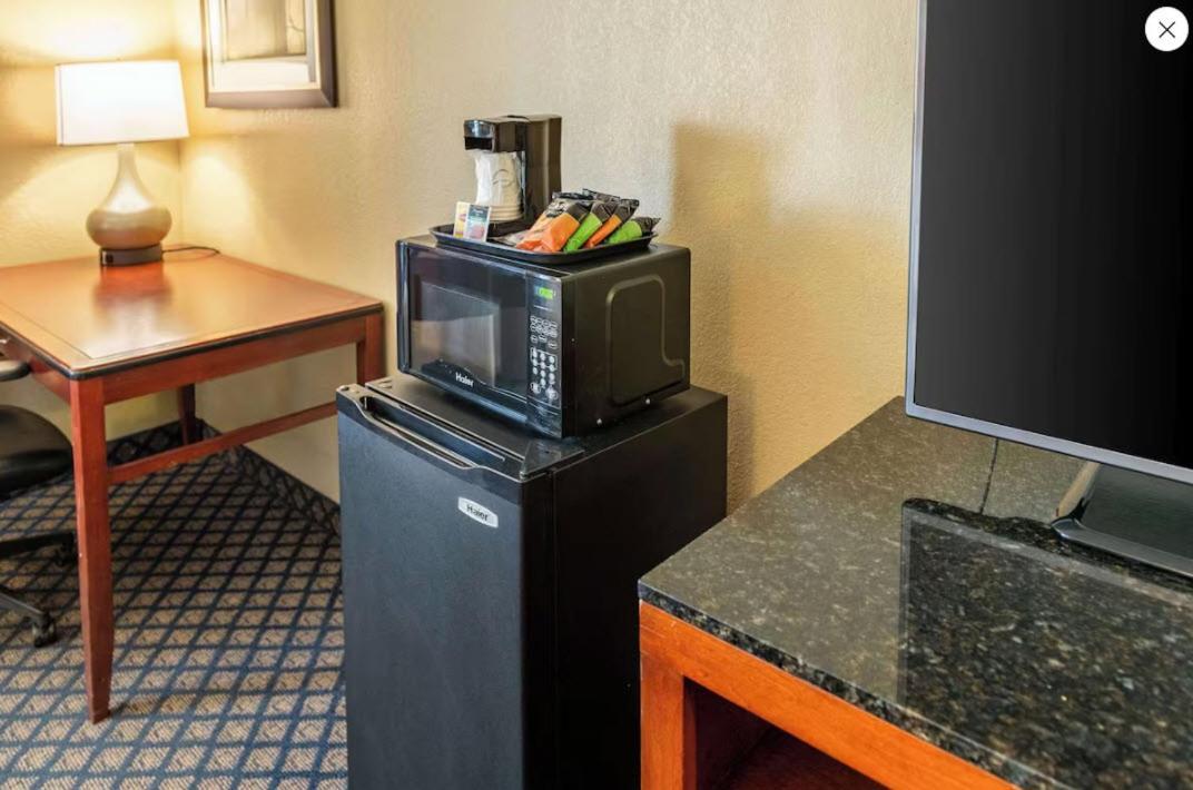 Quality Inn & Suites Seville Exterior foto