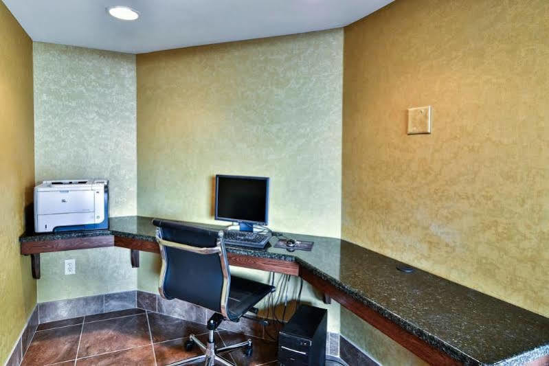 Quality Inn & Suites Seville Exterior foto